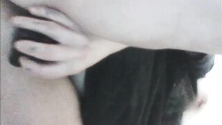 CREAMY TWAT RIDES SEX TOY