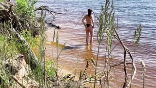 Spy Babe Nudist cunt with mouth on a Wild Beach