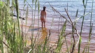 Spy Babe Nudist cunt with mouth on a Wild Beach