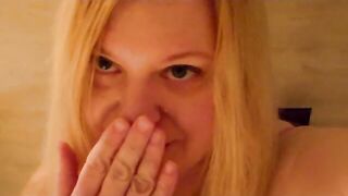 BBW Pissing inside Glass Bowls