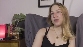 Von Bayern Nach Berlin: Zoe Tobt Sich Sexuell Aus