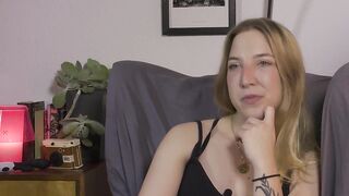 Von Bayern Nach Berlin: Zoe Tobt Sich Sexuell Aus