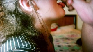 CLOSE UP DEEPLY BJ CUMING ON END