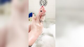 Soapy Toes Rubbing