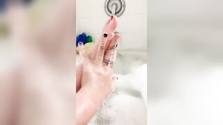 Soapy Toes Rubbing