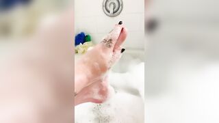 Soapy Toes Rubbing