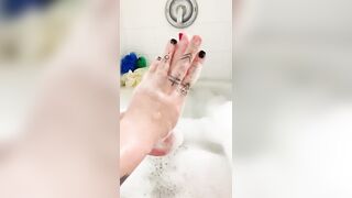 Soapy Toes Rubbing