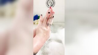 Soapy Toes Rubbing