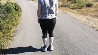 Took a Walk into Lovley Weather, need to Peeing with Super Sexy Veiw