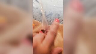 Amateur Massage Clitoris and Cunt, Squirts Fountain