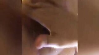 AMATORIALE ITALIANO - Mi Masturbo Nella Doccia e Squirto