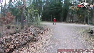 Deutsche amateur MILF mit Brille bekommt cummed im Wald
