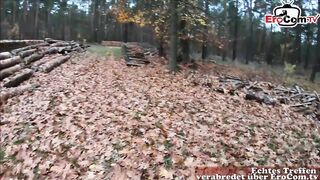 Deutsche amateur MILF mit Brille bekommt cummed im Wald