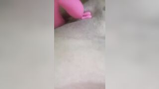 Me Chupo Las Tetas y Juego Con Mi Vibrador En Mi Snatch