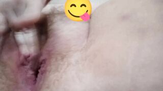 Fat sluts Fucks herself and makes herself Squirt