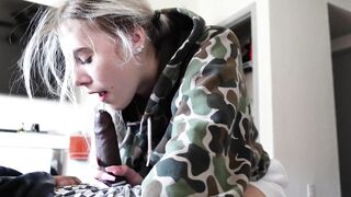 BEAUTY BIMBO LOVES SUCKING OFF DICK