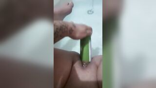 Snatch Stufing:masterbating with a Aorosel can