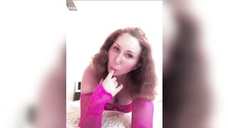 Bae cougar Shows her Bushy Vagina