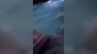 Cutie Bath-Tub Finger Machine