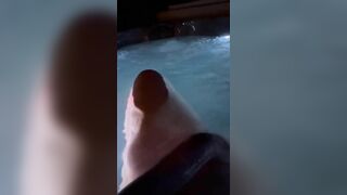 Cutie Bath-Tub Finger Machine
