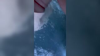 Cutie Bath-Tub Finger Machine