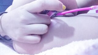 Anal bimbos Plays with her Vibrator