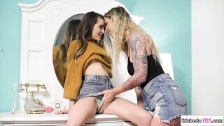 Dyke cougar twat licking stepteen
