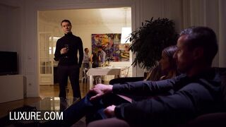 Mina Sauvage Concealed Licking and ORAL SEX during Dinner