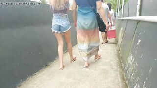 Novinhas de shortinho