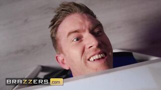 Ebony Bombshell Lola Marie goes to sex shop and finds