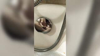 Incredible body and she fingering her vagina in the restroom