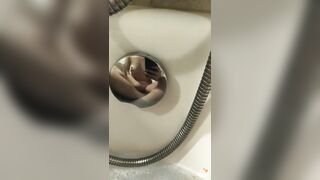 Incredible body and she fingering her vagina in the restroom