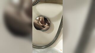 Incredible body and she fingering her vagina in the restroom