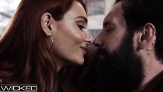 Barely Legal Singer Uses Red Fellatio Pussy To Get Record Contract