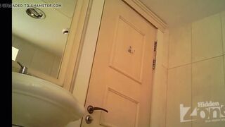 Pissing67