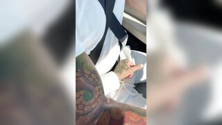 I Blown a Dude under a Red Light at a Traffic Light