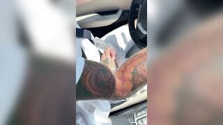 I Blown a Dude under a Red Light at a Traffic Light