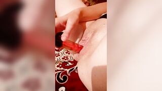 A Women with a Sex Toy Brings herself to Orgasm Lady
