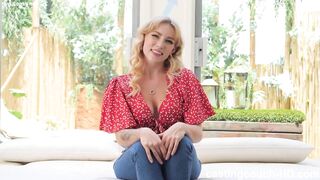 Goddess blondie that ejaculates multiple times and very rough from