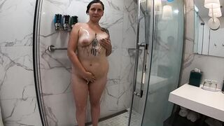 mom FIANCE LOVES GAGGING ON PENIS INTO THE SHOWER