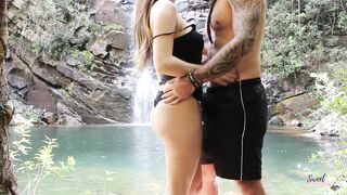beauty Fucked inside OUTDOOR Waterfall. AMATEUR