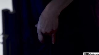 Therapist gets into trouble with a wounded MILF - Aaliyah