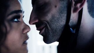 Housewife Scarlit Scandal Fucks The Delivery Dude While Hubby Is