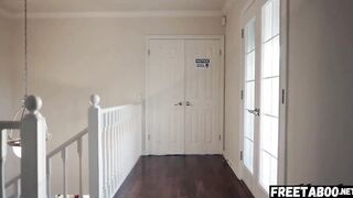 Housewife Scarlit Scandal Fucks The Delivery Dude While Hubby Is