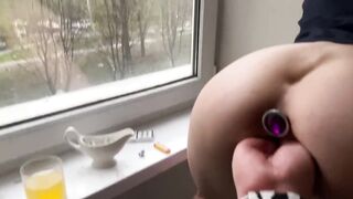 Hoe Sits on the Fist of the Master with a Squirt