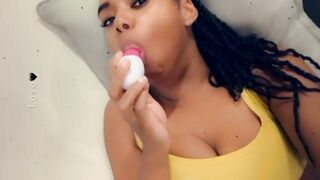 African milf Masturbating