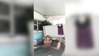 cougar into CUTIE Bath-Tub all Soak
