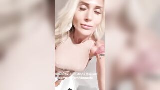 Je me Gode Dans Une Cabine D'essayage