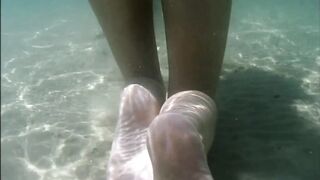 goddess milf Flashing Foot and Booty Underwater