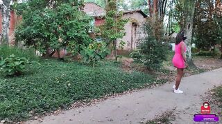 Mi Compañera De Trabajo Se Deja Chupar El Culo En Publico a Cambio De Ayuda Economica En Medellin